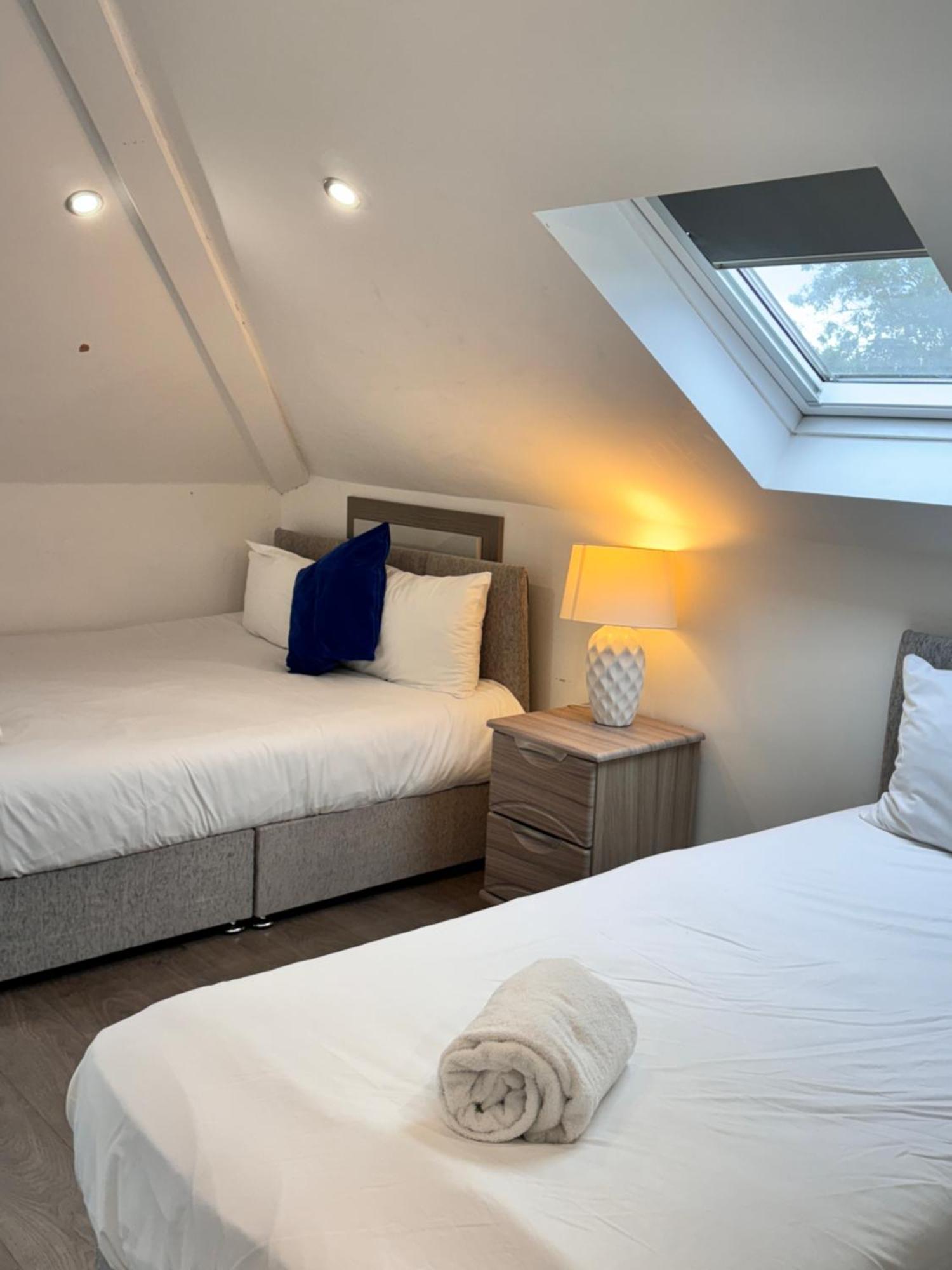 Hatton Apartments Heathrow Airport- Free Parking-Free Underground To And From Heathrow Airport Hatton Cross See Picture-See London Fast Hatton Cross To Central London 30Min Εξωτερικό φωτογραφία