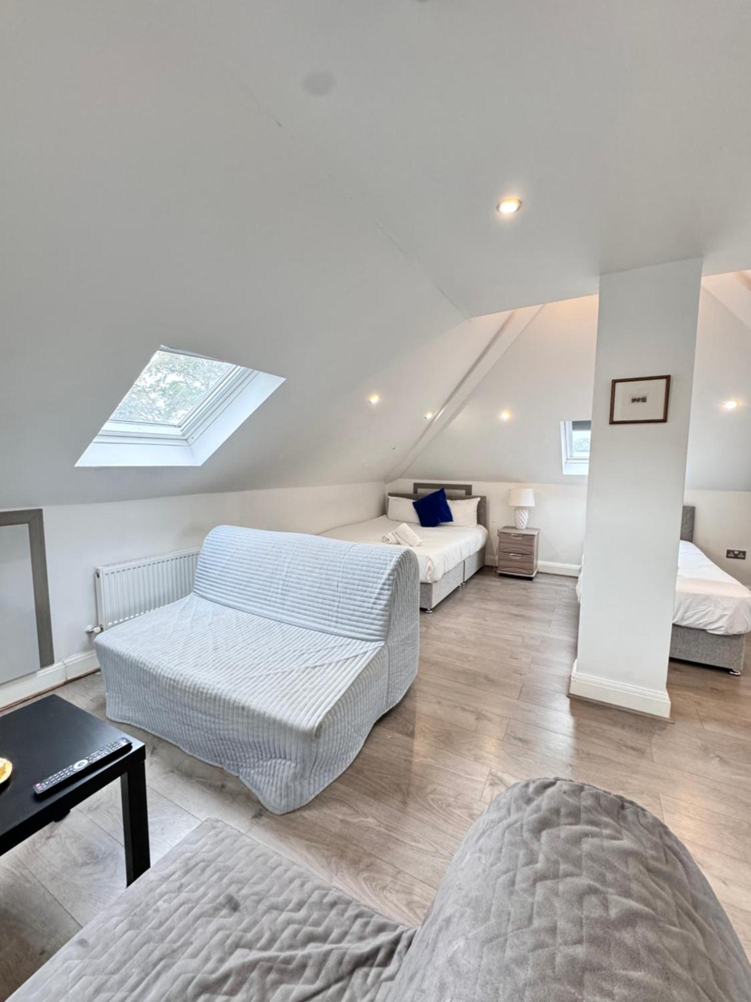 Hatton Apartments Heathrow Airport- Free Parking-Free Underground To And From Heathrow Airport Hatton Cross See Picture-See London Fast Hatton Cross To Central London 30Min Εξωτερικό φωτογραφία