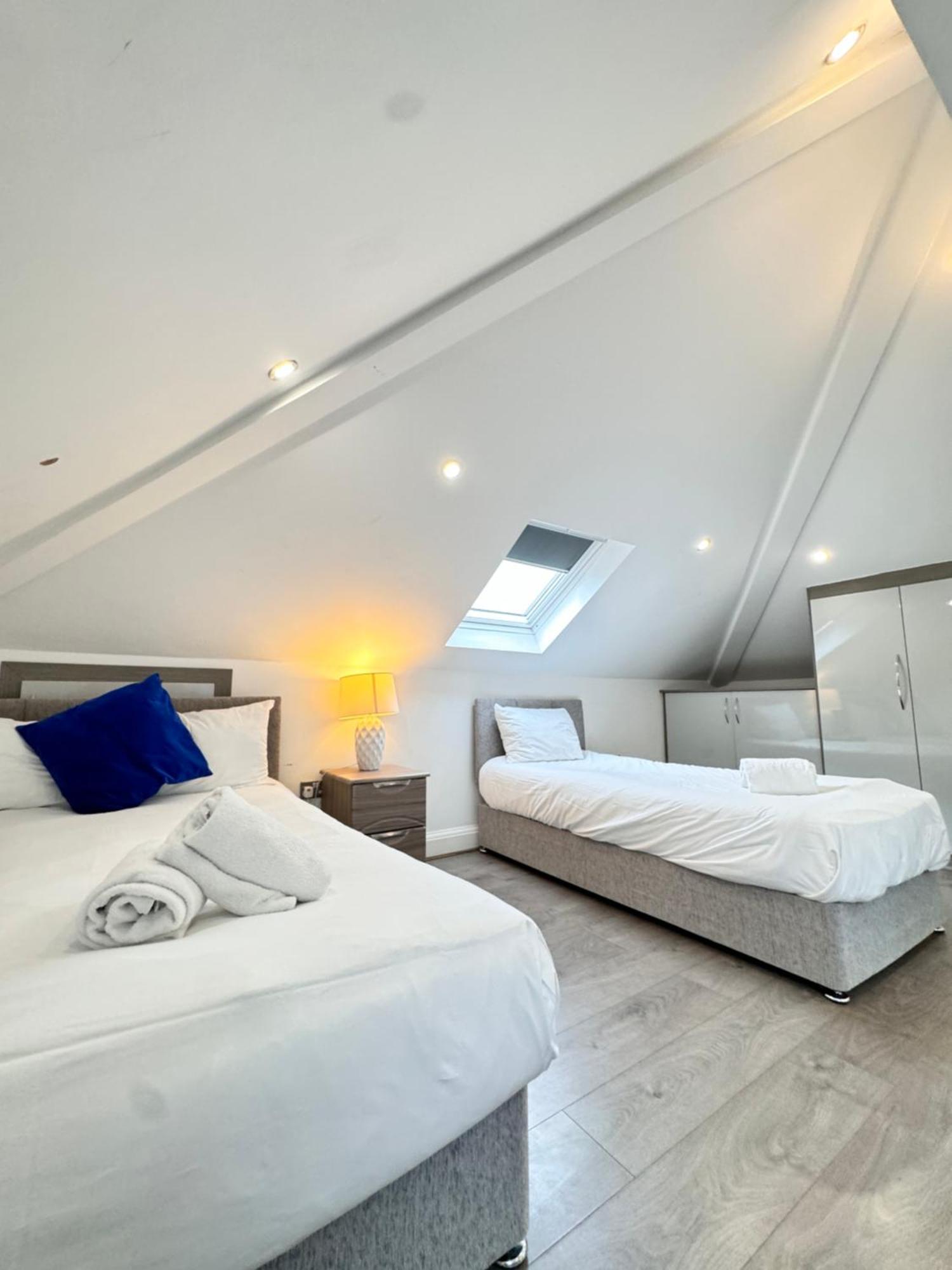 Hatton Apartments Heathrow Airport- Free Parking-Free Underground To And From Heathrow Airport Hatton Cross See Picture-See London Fast Hatton Cross To Central London 30Min Εξωτερικό φωτογραφία
