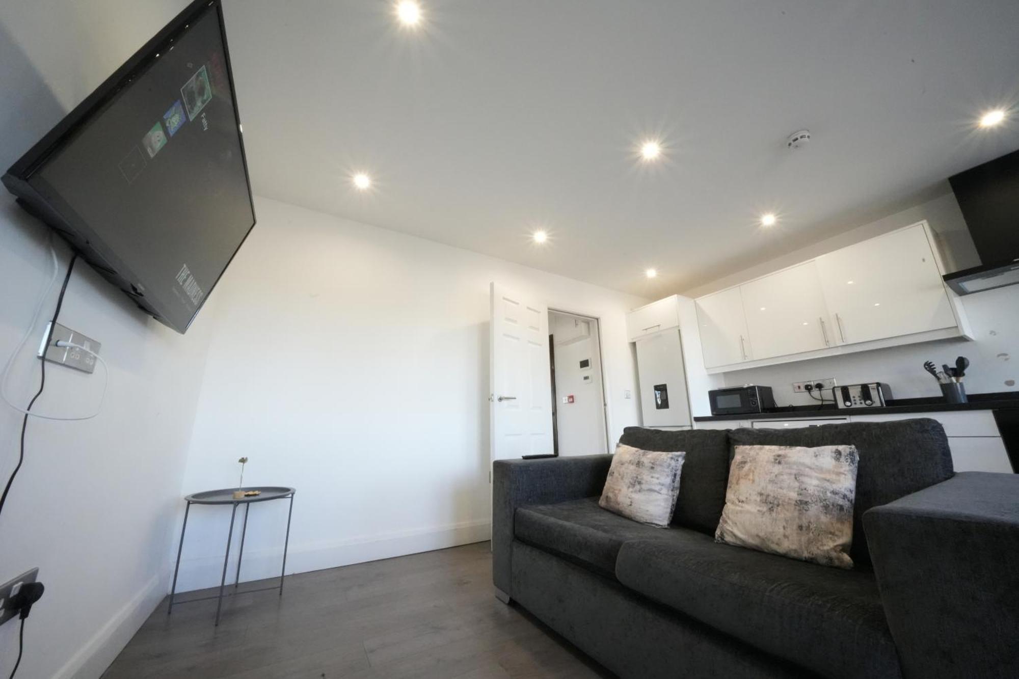 Hatton Apartments Heathrow Airport- Free Parking-Free Underground To And From Heathrow Airport Hatton Cross See Picture-See London Fast Hatton Cross To Central London 30Min Εξωτερικό φωτογραφία