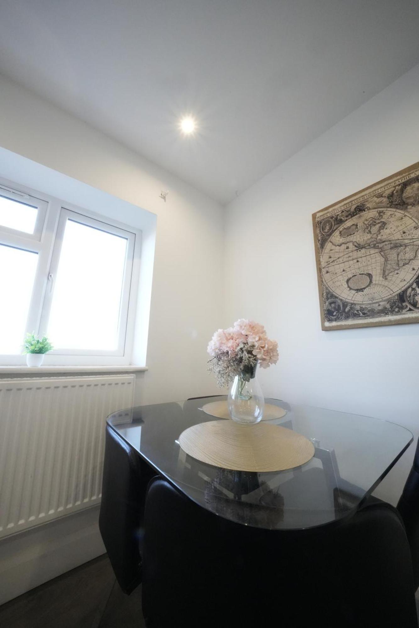 Hatton Apartments Heathrow Airport- Free Parking-Free Underground To And From Heathrow Airport Hatton Cross See Picture-See London Fast Hatton Cross To Central London 30Min Εξωτερικό φωτογραφία
