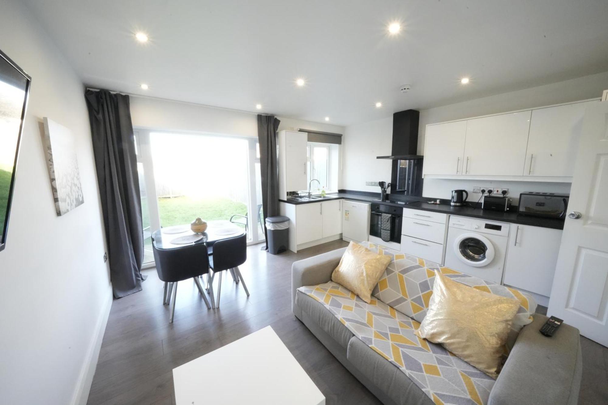 Hatton Apartments Heathrow Airport- Free Parking-Free Underground To And From Heathrow Airport Hatton Cross See Picture-See London Fast Hatton Cross To Central London 30Min Εξωτερικό φωτογραφία