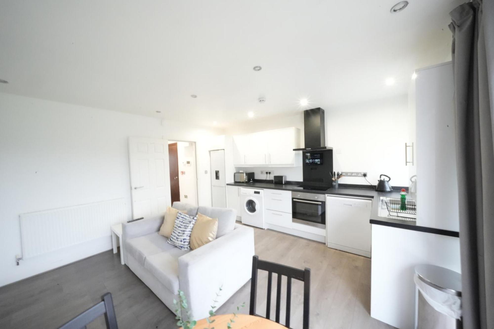 Hatton Apartments Heathrow Airport- Free Parking-Free Underground To And From Heathrow Airport Hatton Cross See Picture-See London Fast Hatton Cross To Central London 30Min Εξωτερικό φωτογραφία