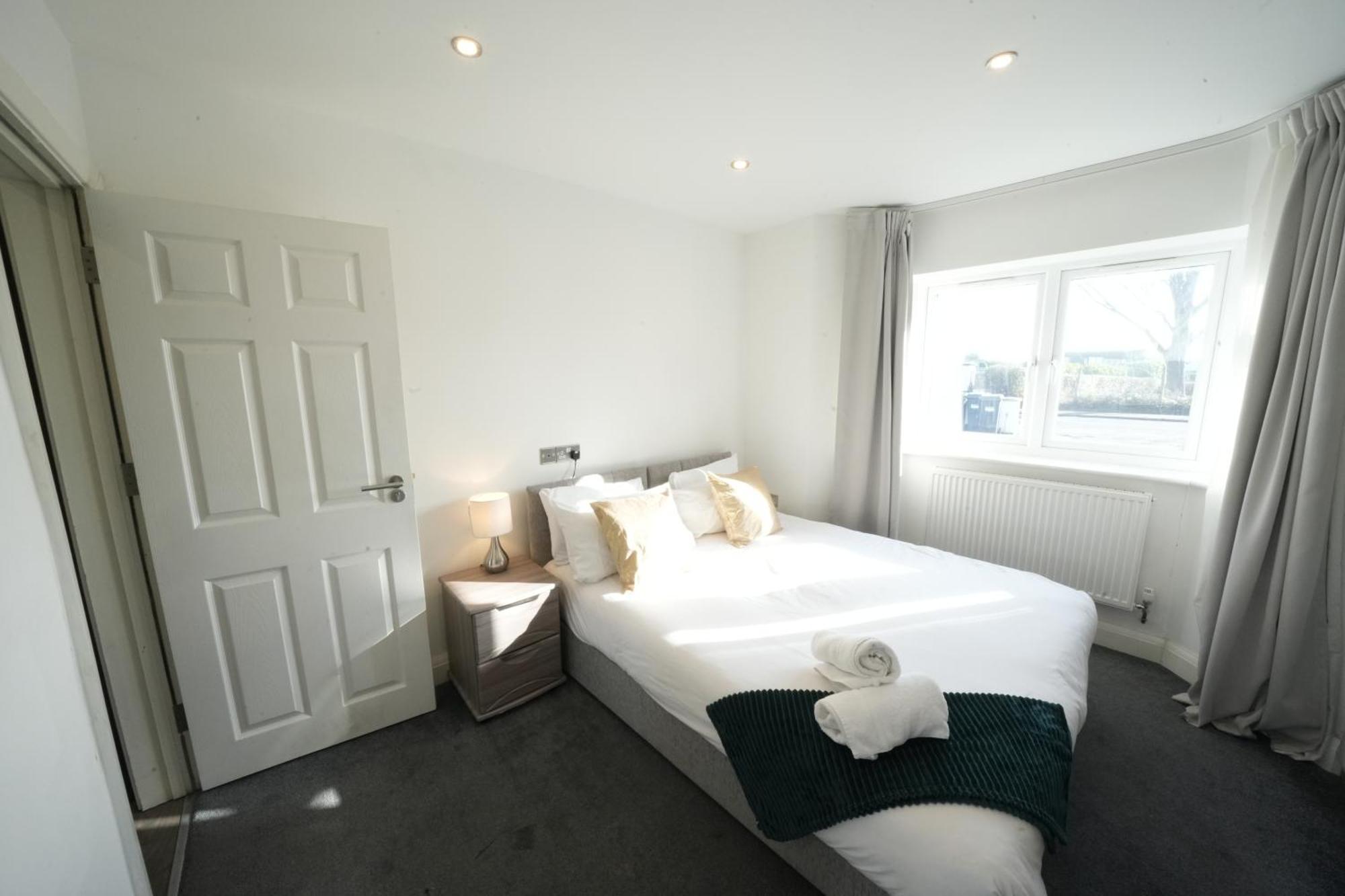 Hatton Apartments Heathrow Airport- Free Parking-Free Underground To And From Heathrow Airport Hatton Cross See Picture-See London Fast Hatton Cross To Central London 30Min Εξωτερικό φωτογραφία