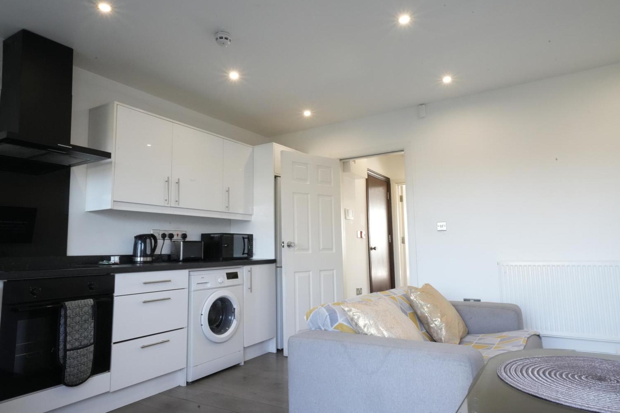 Hatton Apartments Heathrow Airport- Free Parking-Free Underground To And From Heathrow Airport Hatton Cross See Picture-See London Fast Hatton Cross To Central London 30Min Εξωτερικό φωτογραφία