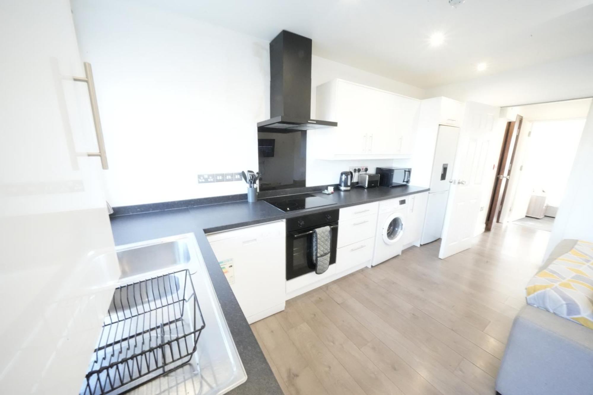 Hatton Apartments Heathrow Airport- Free Parking-Free Underground To And From Heathrow Airport Hatton Cross See Picture-See London Fast Hatton Cross To Central London 30Min Εξωτερικό φωτογραφία